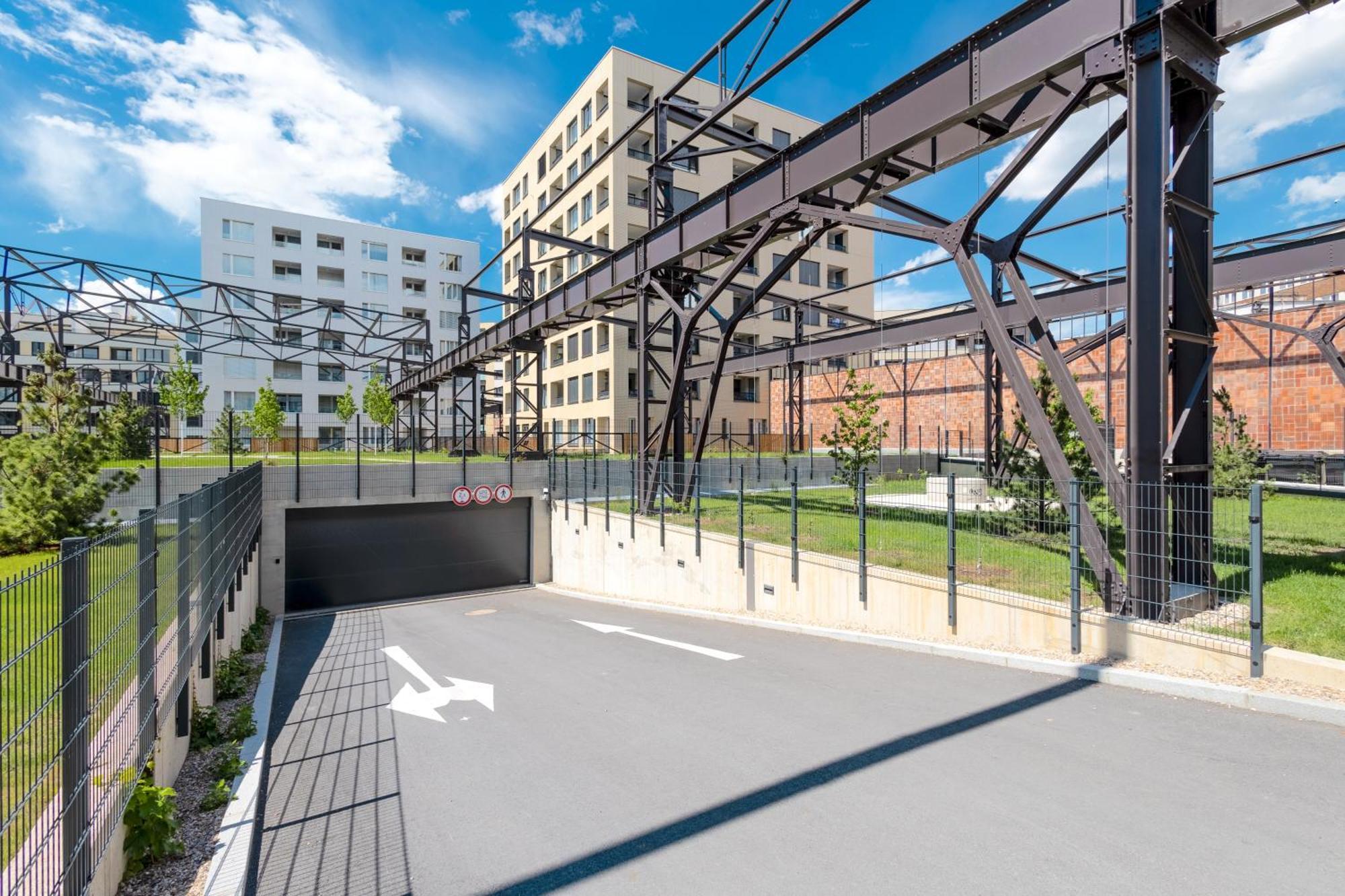 Bright 2Br - 8Th Floor, Balcony, Free Parking - By Gravity Prague公寓 外观 照片